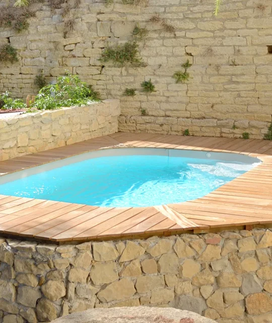 Innovaciones en el diseño de piscinas para espacios reducidos